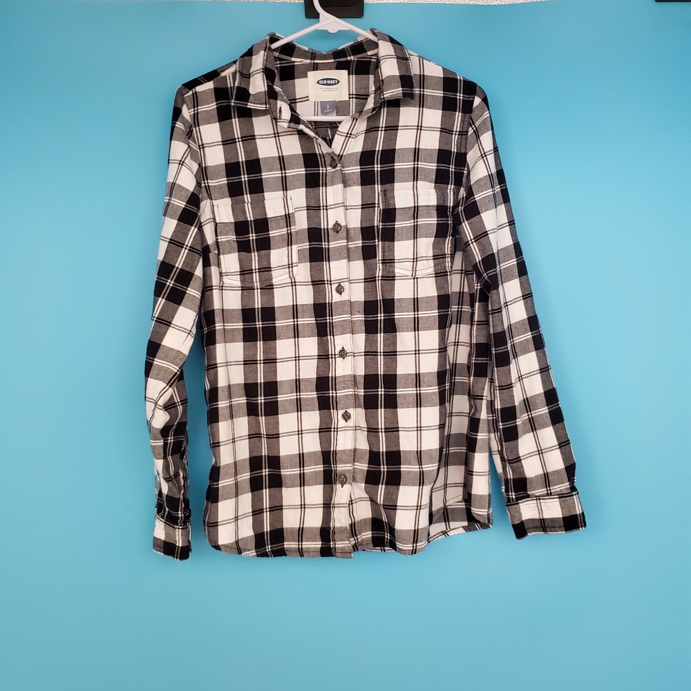 Old Navy Shirt Size Small Black and White Plaid Button Up